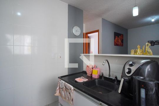 Cozinha de apartamento à venda com 2 quartos, 48m² em Morro Santana, Porto Alegre