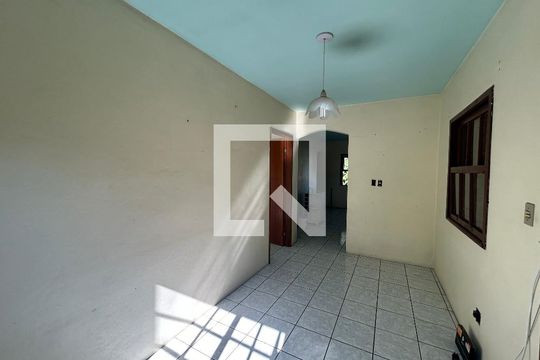 Sala de casa à venda com 3 quartos, 70m² em Ouro Branco, Novo Hamburgo