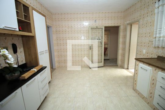 Cozinha de apartamento para alugar com 2 quartos, 90m² em Irajá, Rio de Janeiro