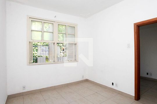 Suíte de apartamento à venda com 1 quarto, 28m² em Azenha, Porto Alegre