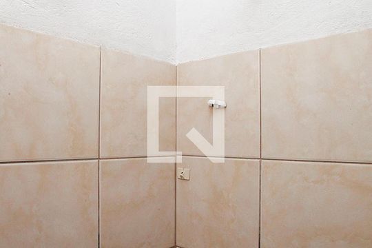 Banheiro da Suíte de apartamento à venda com 1 quarto, 28m² em Azenha, Porto Alegre