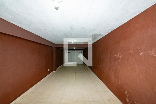 Garagem de casa à venda com 4 quartos, 371m² em Caiçaras, Belo Horizonte