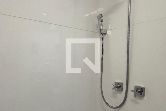 Banheiro Social de apartamento à venda com 2 quartos, 69m² em Bonfim, Campinas