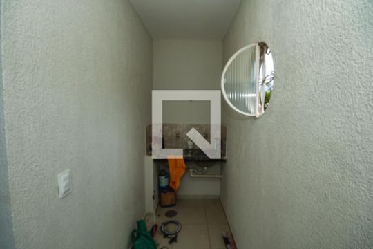 Despensa de casa para alugar com 2 quartos, 89m² em Santa Mônica, Belo Horizonte