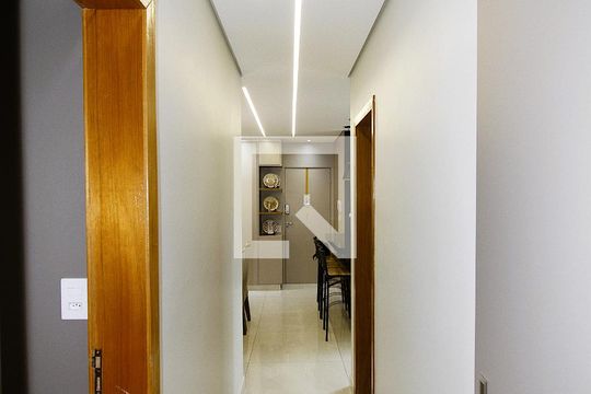 Corredor de apartamento à venda com 3 quartos, 164m² em Barreiro, Belo Horizonte