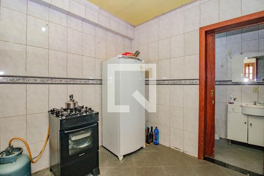 Cozinha ( Casa Fundos) de casa à venda com 4 quartos, 96m² em Rubem Berta, Porto Alegre
