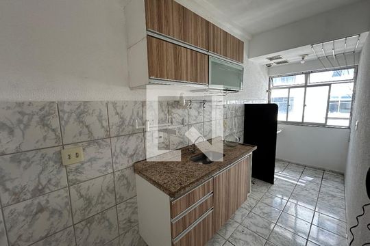 Cozinha de apartamento para alugar com 2 quartos, 60m² em Praça Seca, Rio de Janeiro