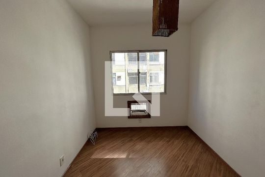 Quarto 1 de apartamento para alugar com 2 quartos, 60m² em Praça Seca, Rio de Janeiro
