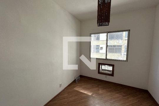Quarto 1 de apartamento para alugar com 2 quartos, 60m² em Praça Seca, Rio de Janeiro