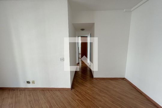 Corredor de apartamento para alugar com 2 quartos, 60m² em Praça Seca, Rio de Janeiro