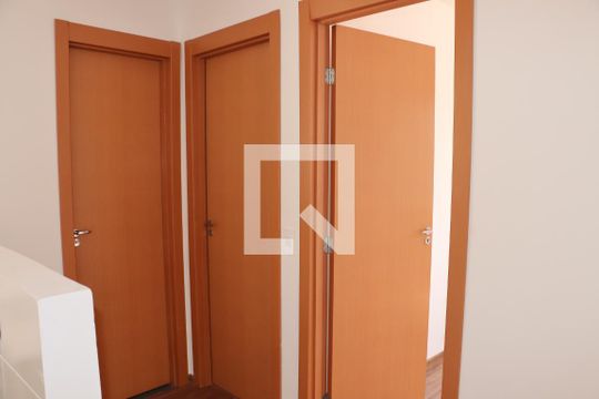 Corredor de apartamento para alugar com 2 quartos, 45m² em Granja Viana, Cotia