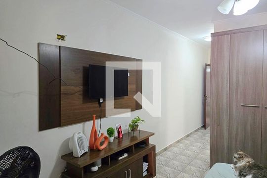 Suíte 01 de casa para alugar com 3 quartos, 220m² em Jardim Santa Clara, Guarulhos