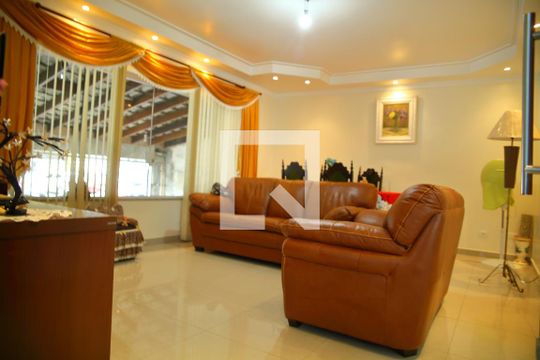 Sala de casa à venda com 3 quartos, 192m² em Dos Casa, São Bernardo do Campo