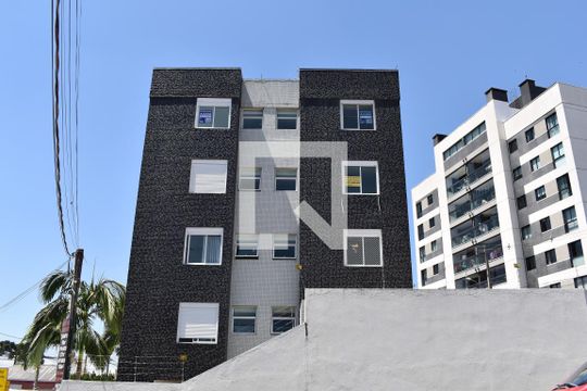 Fachada com Placa de apartamento para alugar com 2 quartos, 119m² em Tingui, Curitiba
