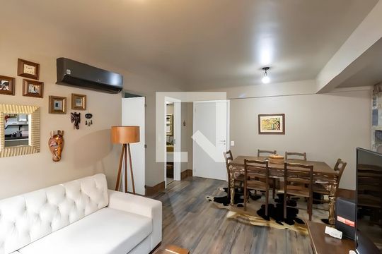 Sala de apartamento para alugar com 1 quarto, 45m² em Santo Antônio, Porto Alegre