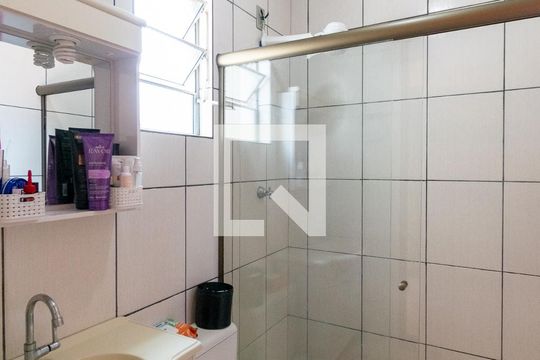 Banheiro da Suíte de casa à venda com 2 quartos, 130m² em Jardim Oriental, São Paulo