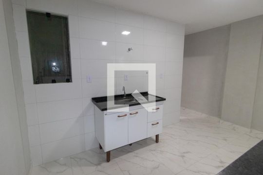 Sala/Cozinha de apartamento para alugar com 2 quartos, 125m² em Vila Santa Cruz, Duque de Caxias