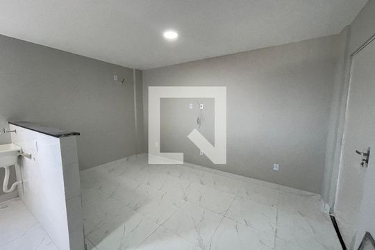 Sala/Cozinha de apartamento para alugar com 1 quarto, 135m² em Vila Santa Cruz, Duque de Caxias