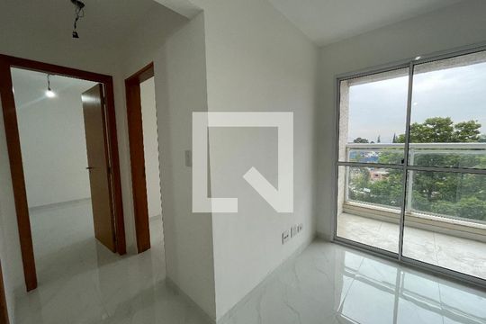 Sala de apartamento para alugar com 2 quartos, 56m² em Granja Viana, Cotia
