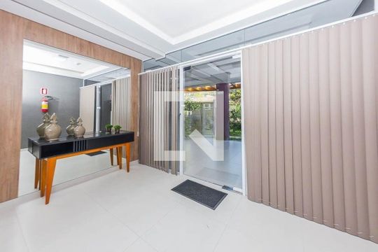Hall social de apartamento para alugar com 2 quartos, 71m² em Bom Jesus, Porto Alegre