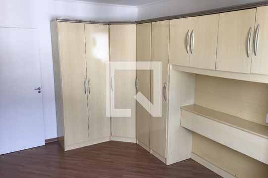 Quarto de apartamento para alugar com 2 quartos, 72m² em Jardim Carvalho, Porto Alegre