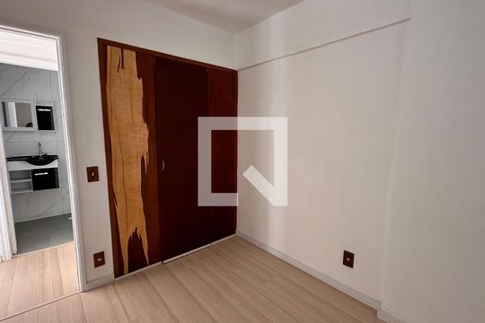 Quarto de apartamento à venda com 1 quarto, 75m² em Vila Paulista, São Paulo