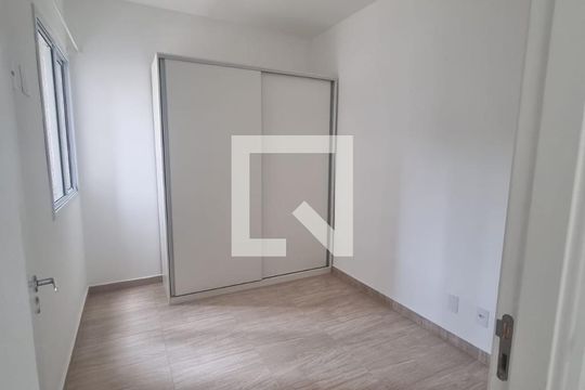 Apartamento à venda com 2 quartos, 46m² em Quitaúna, Osasco