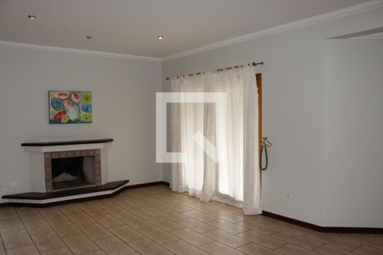Sala de casa de condomínio para alugar com 5 quartos, 360m² em Jardim Sao Paulo Ii, Cotia