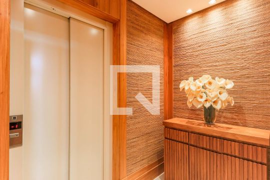 Hall Privativo de apartamento à venda com 3 quartos, 121m² em Vila Cordeiro, São Paulo