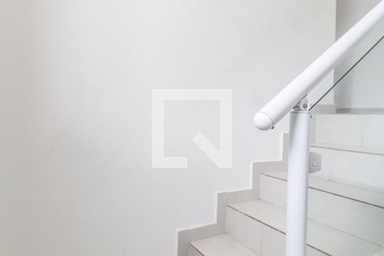 Escada de casa à venda com 3 quartos, 117m² em Nova Higienópolis, Barueri