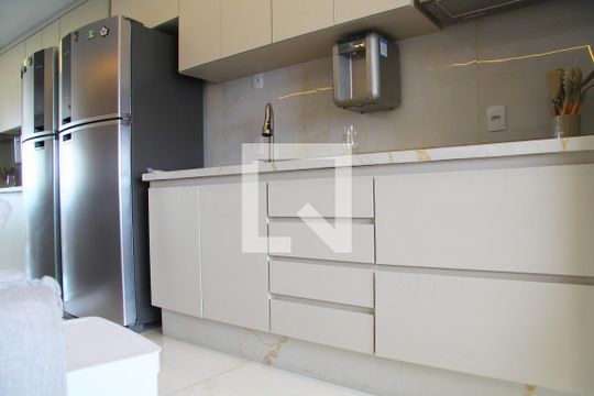 Sala/Cozinha de apartamento à venda com 2 quartos, 69m² em Vila Augusta, Guarulhos