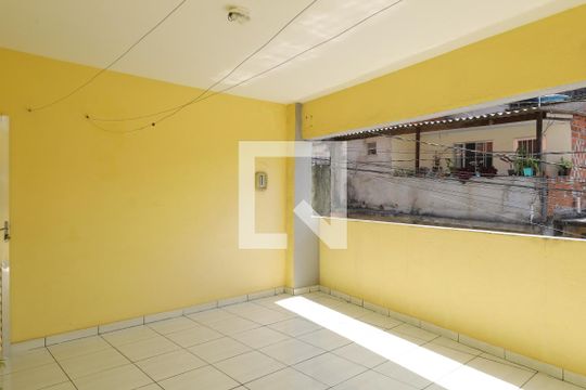 Varanda 2 de casa à venda com 3 quartos, 200m² em Conjunto Habitacional A. E. Carvalho, São Paulo