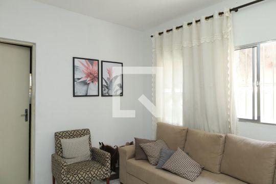 Sala de casa à venda com 3 quartos, 200m² em Conjunto Habitacional A. E. Carvalho, São Paulo