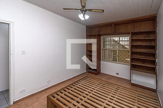 Quarto 1 de casa à venda com 2 quartos, 180m² em Vila Gumercindo, São Paulo