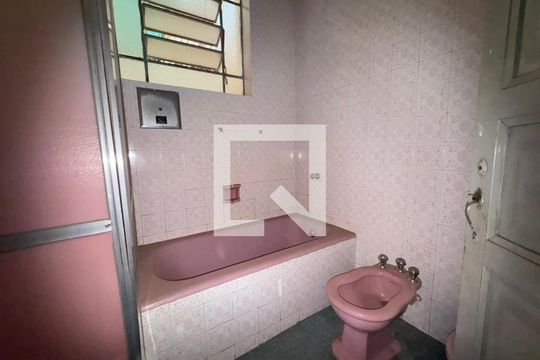 Banheiro Social de casa à venda com 3 quartos, 210m² em Santo André, Belo Horizonte