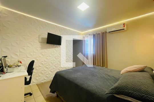 Quarto 1 de casa à venda com 2 quartos, 80m² em Vale dos Machados, Guarulhos