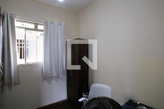 Escritório de casa à venda com 3 quartos, 248m² em Floresta, Belo Horizonte