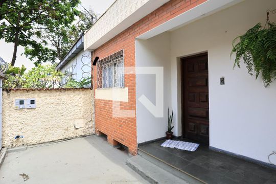Entrada de casa à venda com 3 quartos, 248m² em Floresta, Belo Horizonte