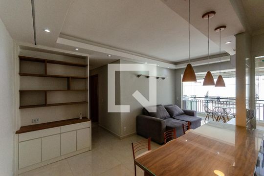 Sala de apartamento à venda com 2 quartos, 64m² em Vila Mangalot, São Paulo