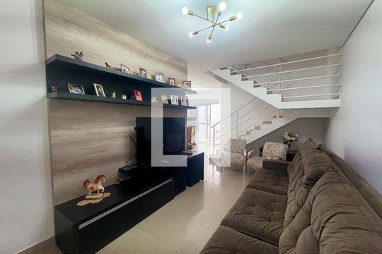 Sala de casa de condomínio à venda com 3 quartos, 160m² em Jardim Carolina, Jundiaí