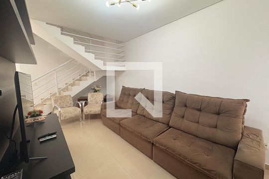 Sala de casa de condomínio à venda com 3 quartos, 160m² em Jardim Carolina, Jundiaí