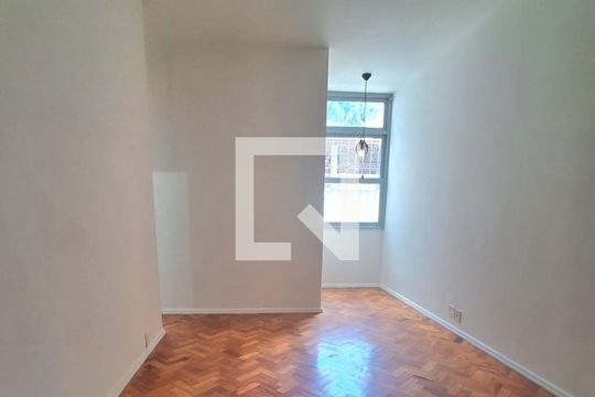 Sala de apartamento para alugar com 2 quartos, 55m² em Tijuca, Rio de Janeiro