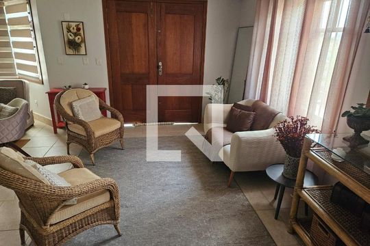 Sala de casa à venda com 4 quartos, 224m² em Partenon, Porto Alegre