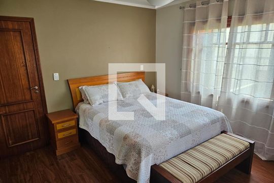 Suíte de casa à venda com 4 quartos, 224m² em Partenon, Porto Alegre