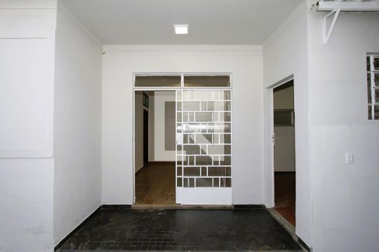 Varanda da Sala de casa para alugar com 2 quartos, 70m² em Caiçara-adelaide, Belo Horizonte