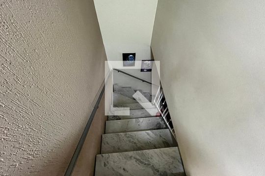 Corredor de casa à venda com 4 quartos, 180m² em Carandiru, São Paulo