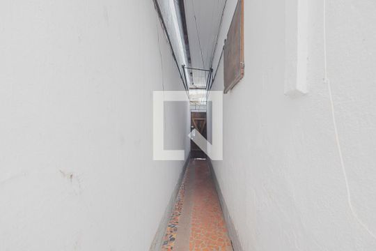 Entrada de casa para alugar com 1 quarto, 60m² em Pinheiros, São Paulo