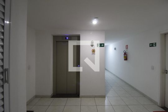 Corredor de apartamento à venda com 2 quartos, 70m² em Farrapos, Porto Alegre