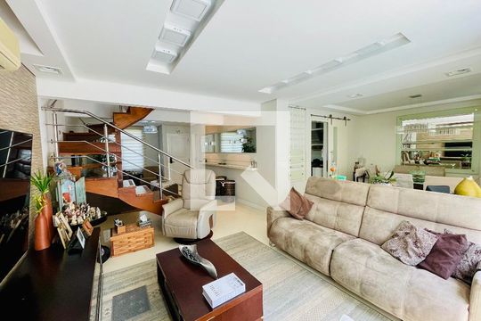 Sala de TV de casa de condomínio à venda com 3 quartos, 247m² em Jardim Paraventi, Guarulhos