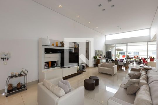 Sala  de casa de condomínio à venda com 4 quartos, 400m² em Alphaville, Nova Lima